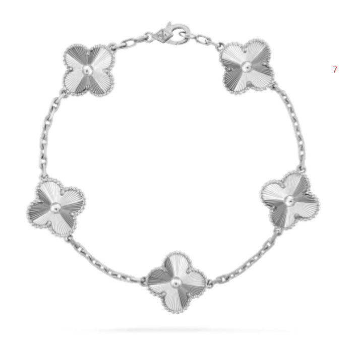 Electroplated 18k gold clover bracelet